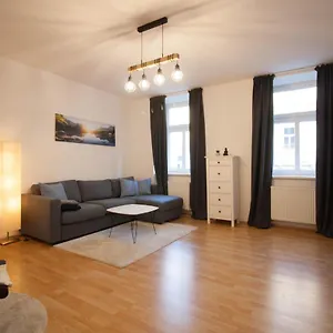 Cozy 2 - Enjoy Viennas Summer Vibes Apartment
